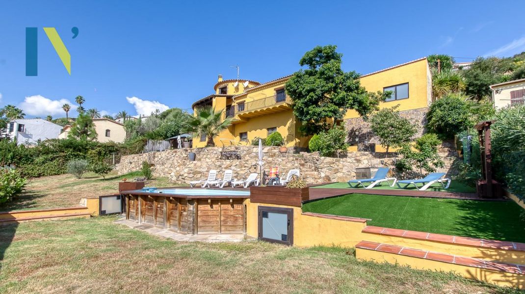 Dues cases, una vida a Calonge