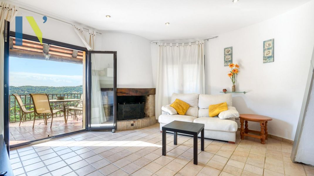 Dues cases, una vida a Calonge