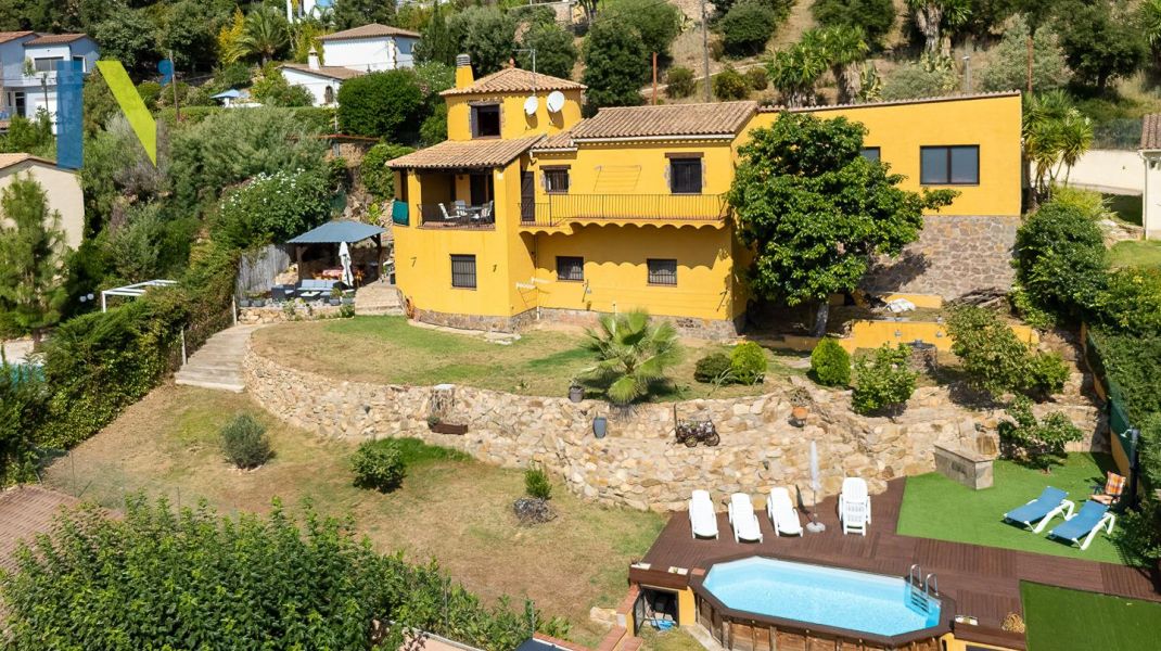 Dues cases, una vida a Calonge