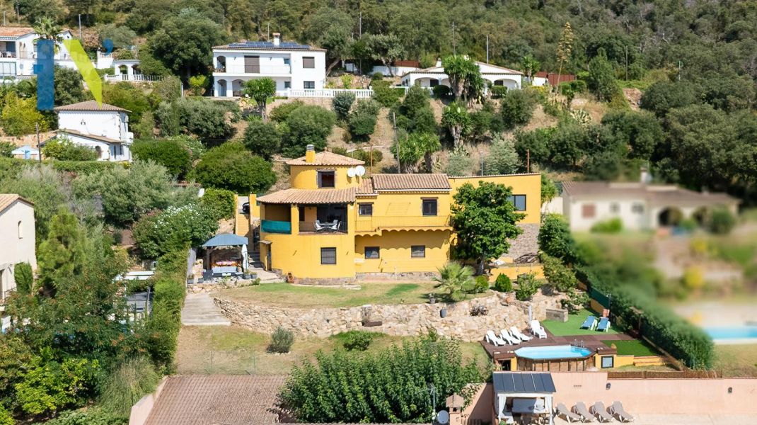 Dues cases, una vida a Calonge