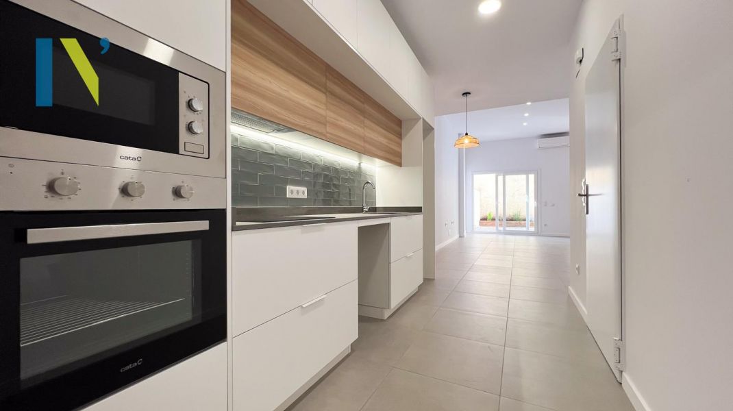 Ground floor apartment with terrace in La Cellera