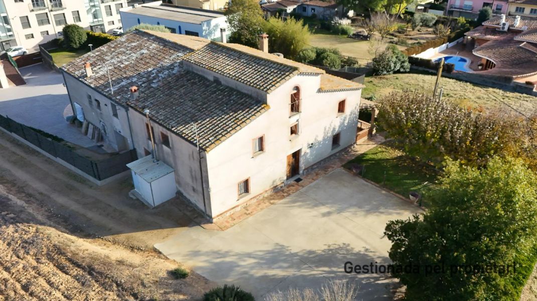 MASIA RENOVADA AMB ENCANT A SANT DALMAI