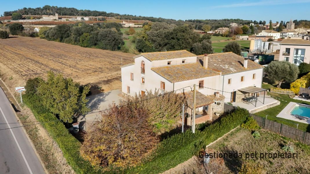 MASIA RENOVADA AMB ENCANT A SANT DALMAI