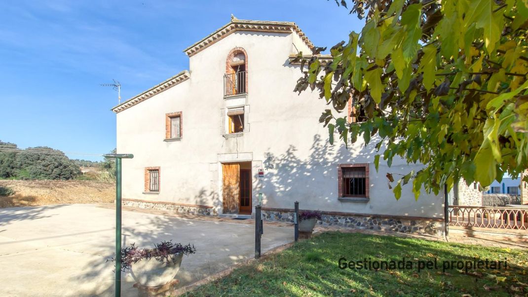 MASIA RENOVADA AMB ENCANT A SANT DALMAI