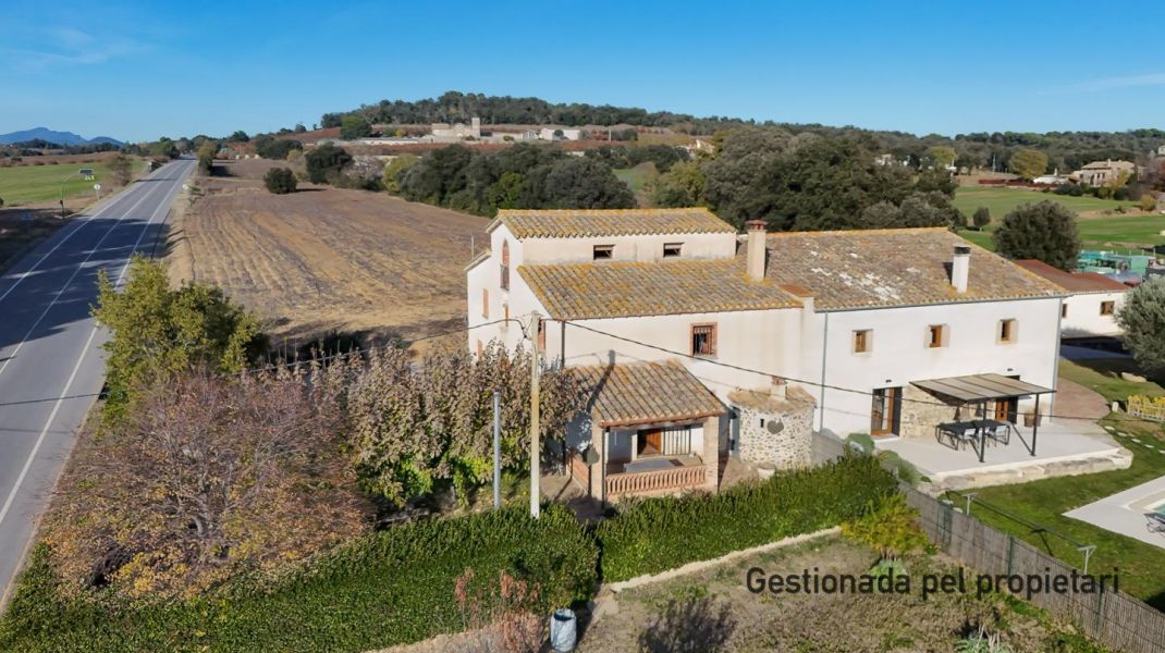 MASIA RENOVADA AMB ENCANT A SANT DALMAI