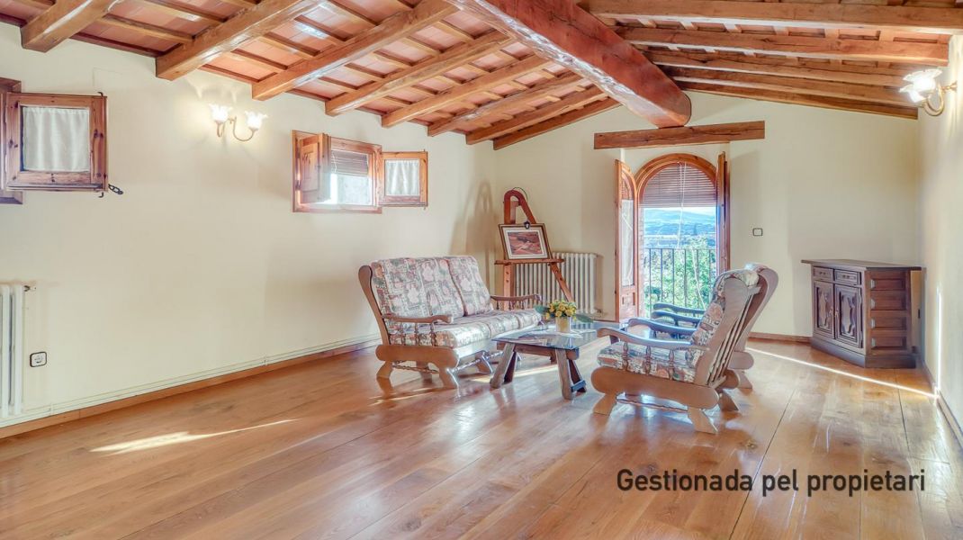 MASIA RENOVADA AMB ENCANT A SANT DALMAI