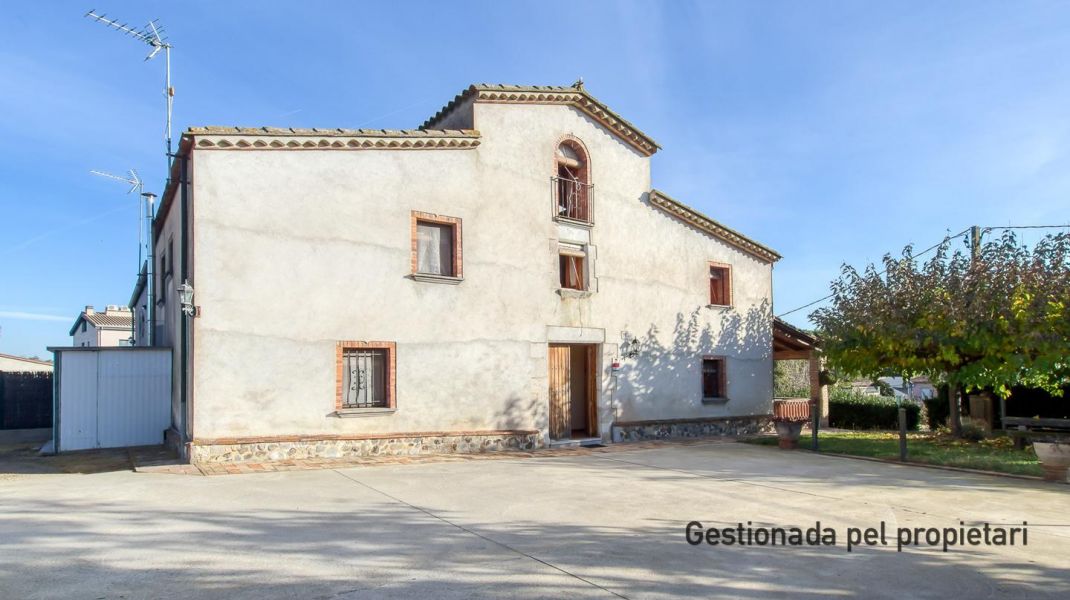 MASIA RENOVADA AMB ENCANT A SANT DALMAI