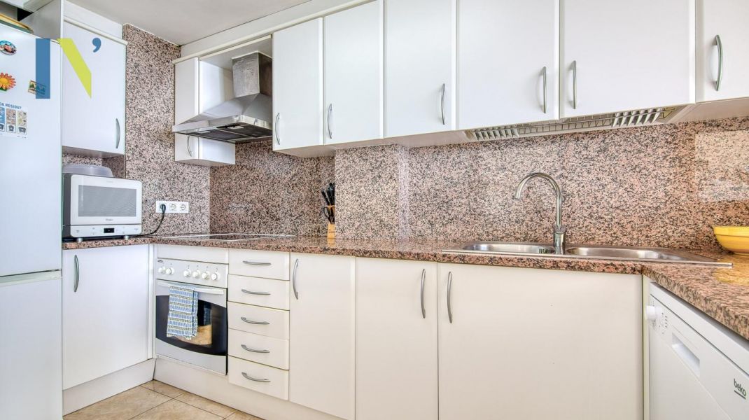 SEAFRONT APARTMENT WITH TOURIST LICENSE AND PK