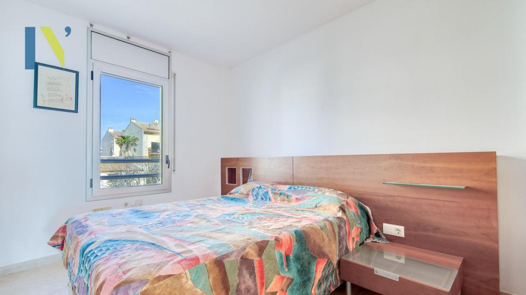 SEAFRONT APARTMENT WITH TOURIST LICENSE AND PK