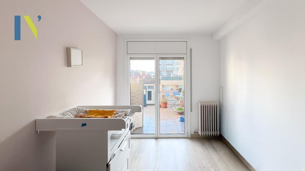 ÀTIC AMB TERRASSA AL CENTRE