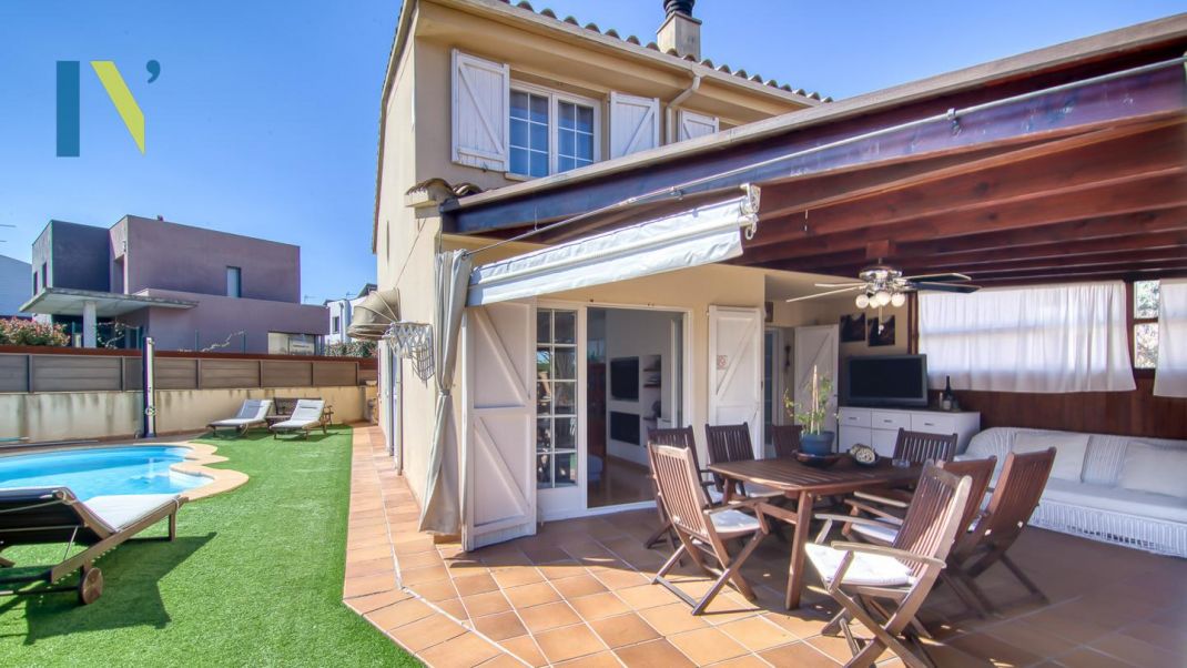 Jardí, piscina y vida exterior a Vilablareix