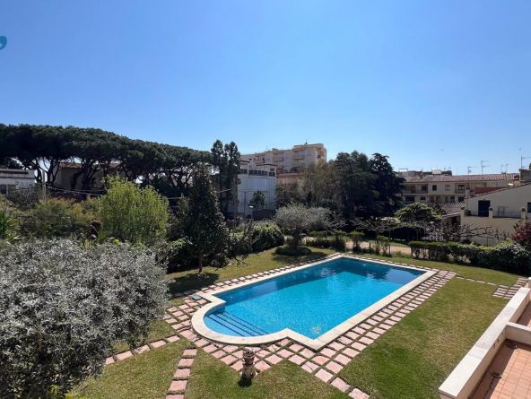 Pis amb terrassa i piscina a Platja d'Aro