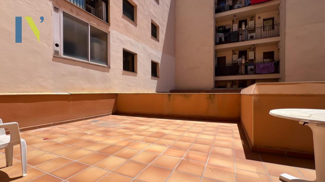 Vull un pis pràctic, ben situat, tranquil... i amb terrassa.