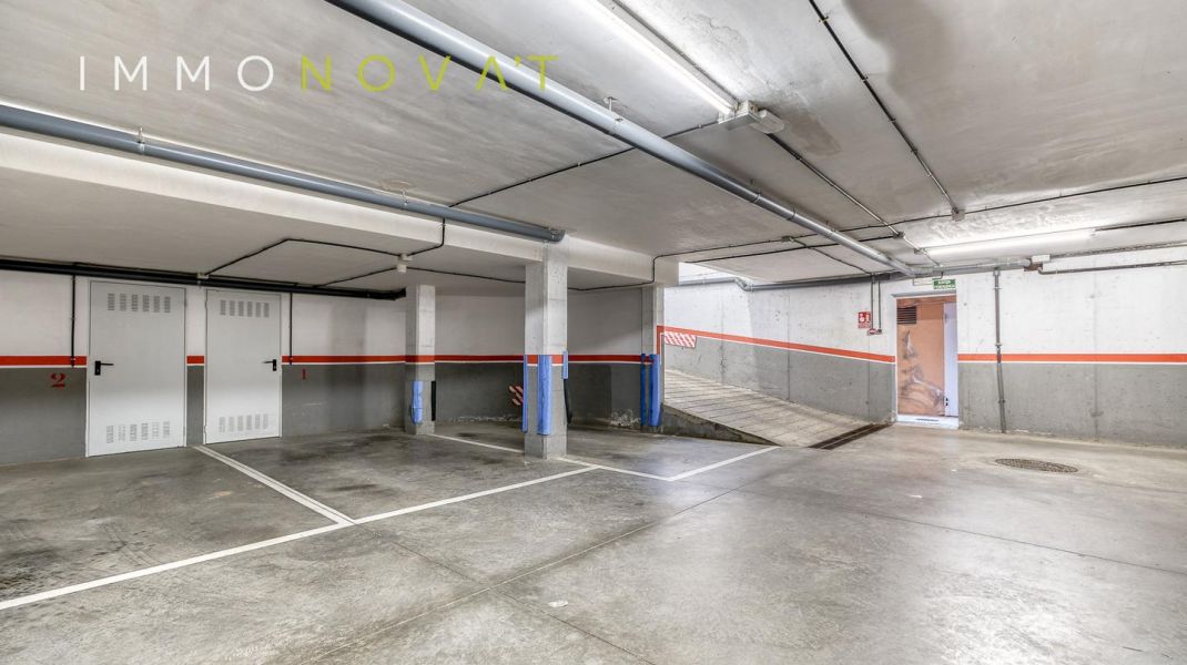 ÀTIC AMB GRAN TERRASSA I 2 PK I PISCINA COM.