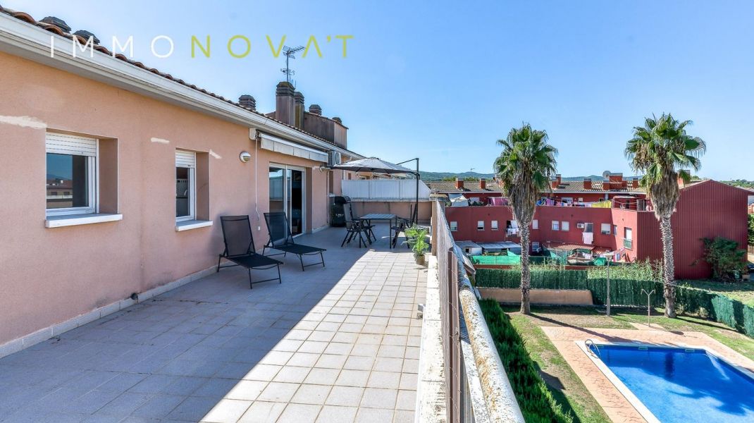 ÀTIC AMB GRAN TERRASSA I 2 PK I PISCINA COM.