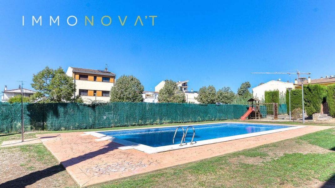 ÀTIC AMB GRAN TERRASSA I 2 PK I PISCINA COM.