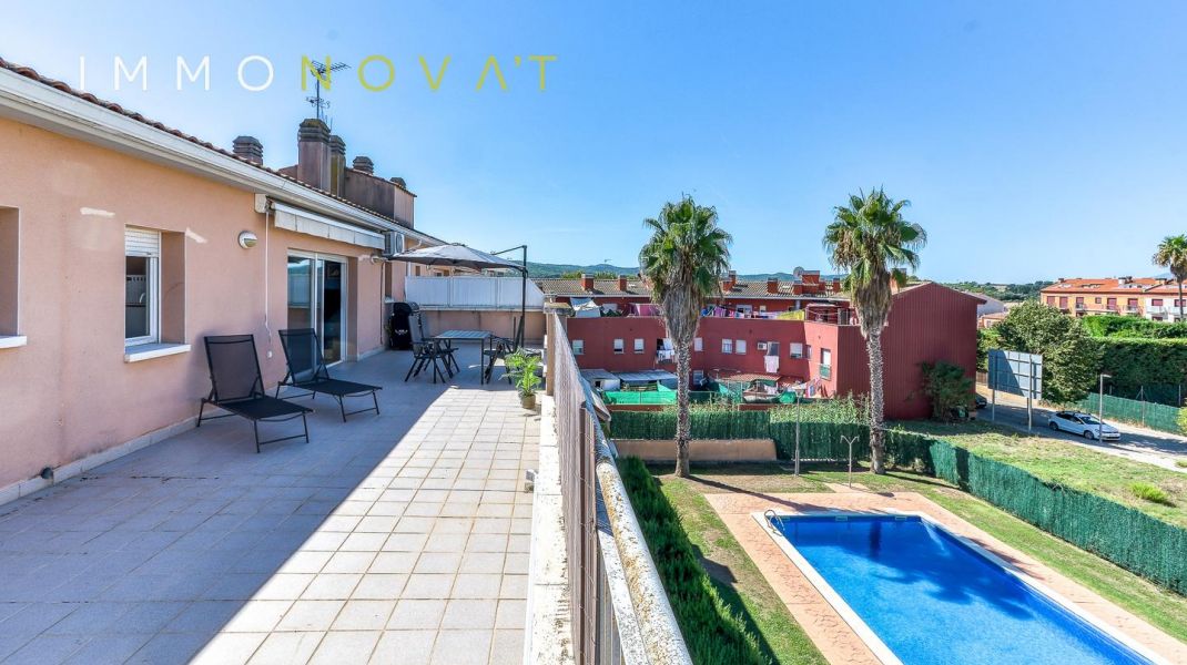 ÀTIC AMB GRAN TERRASSA I 2 PK I PISCINA COM.