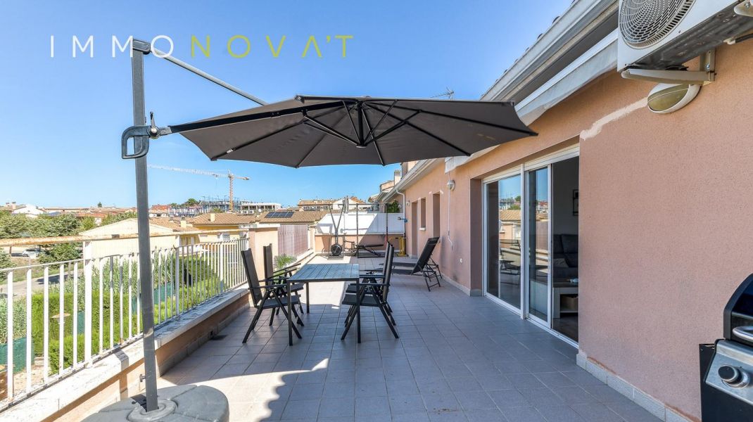 ÀTIC AMB GRAN TERRASSA I 2 PK I PISCINA COM.