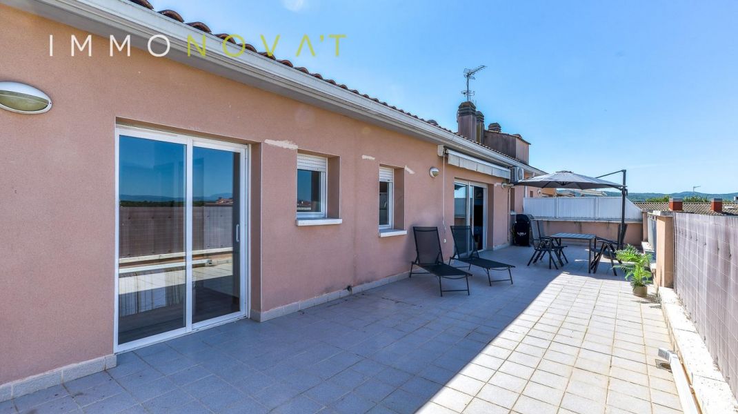 ÀTIC AMB GRAN TERRASSA I 2 PK I PISCINA COM.