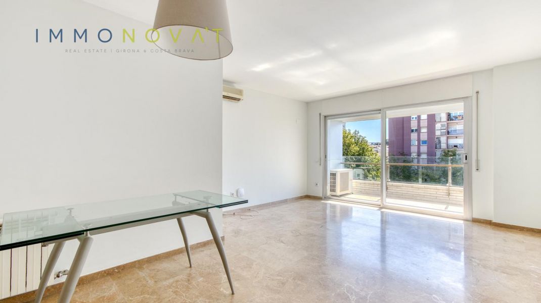 ELEGÀNCIA, LLUM I TRANQUIL·LITAT A GIRONA