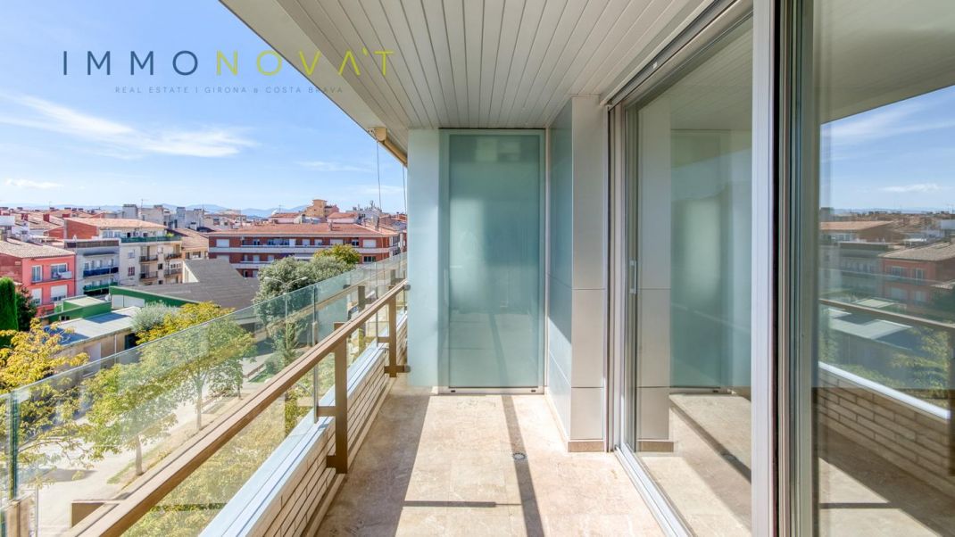 ELEGÀNCIA, LLUM I TRANQUIL·LITAT A GIRONA