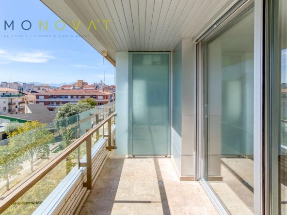 ELEGÀNCIA, LLUM I TRANQUIL·LITAT A GIRONA