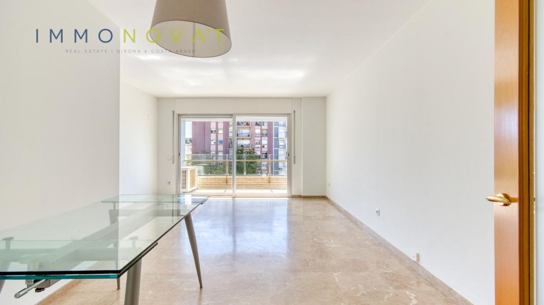 ELEGÀNCIA, LLUM I TRANQUIL·LITAT A GIRONA