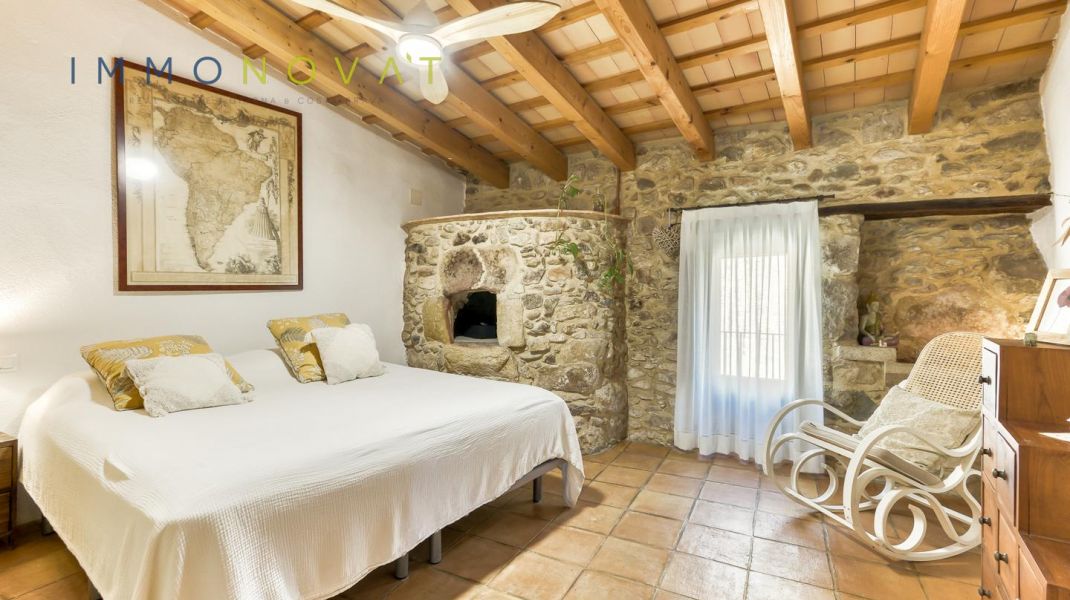CASA DE POBLE AMB ENCANT A 4 VENTS