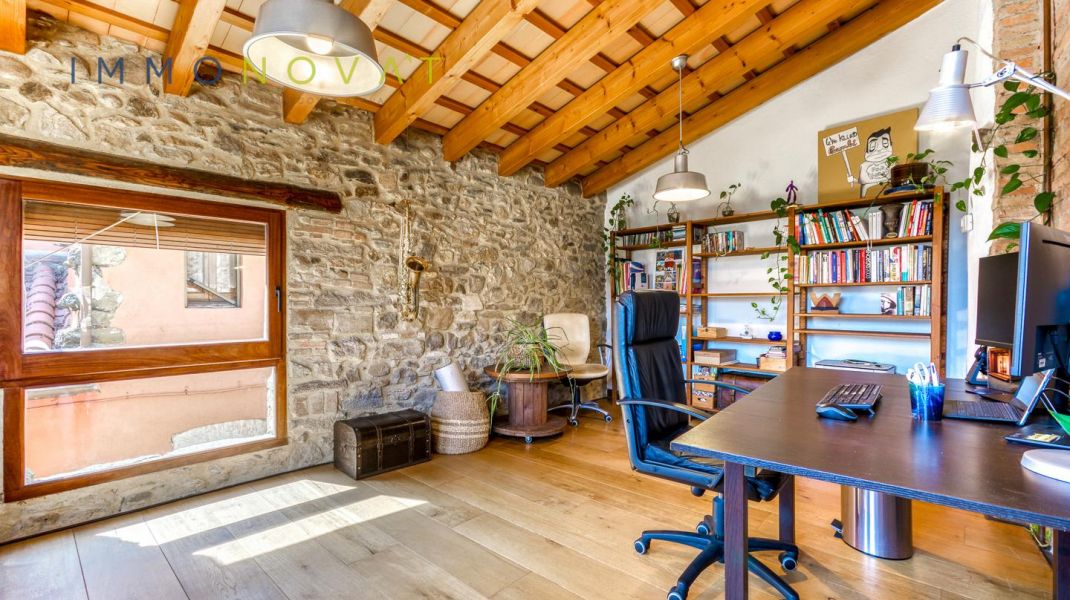 CASA DE POBLE AMB ENCANT A 4 VENTS