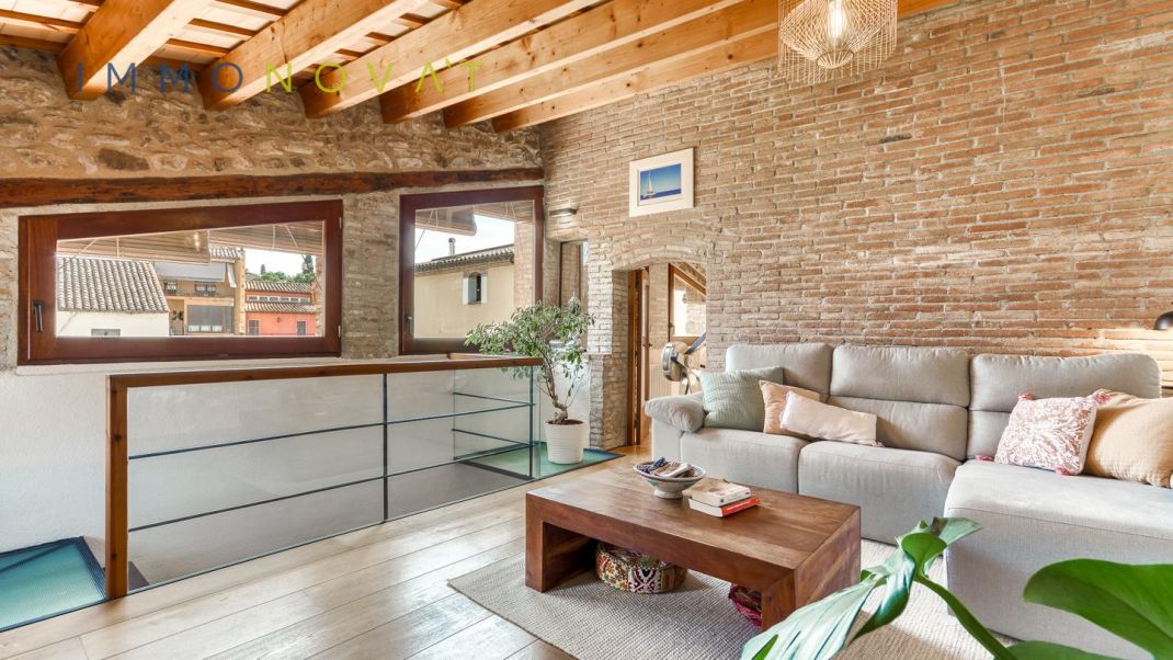CASA DE POBLE AMB ENCANT A 4 VENTS