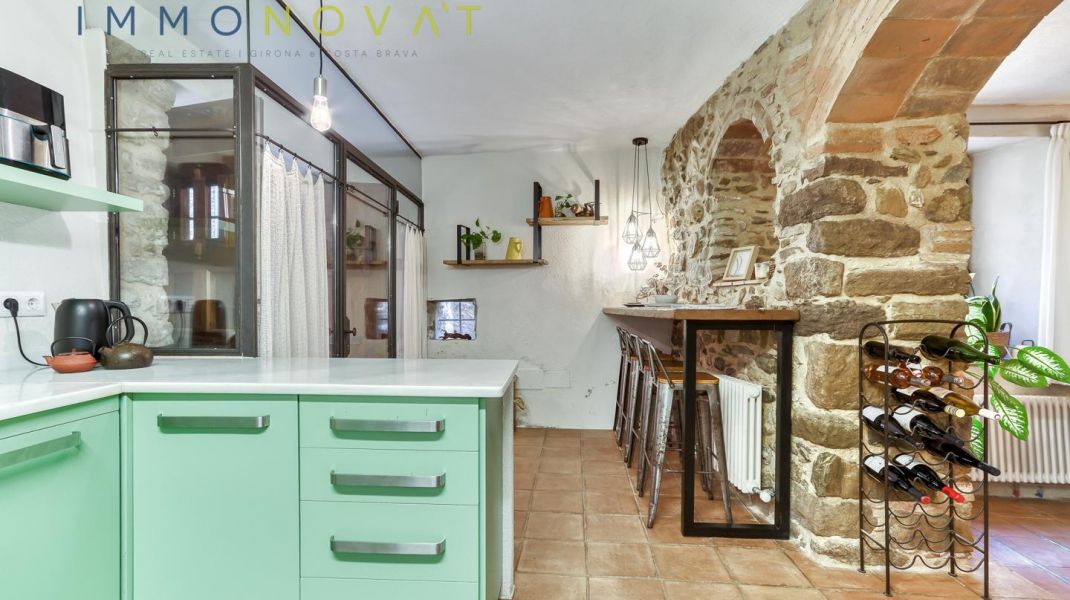 CASA DE POBLE AMB ENCANT A 4 VENTS