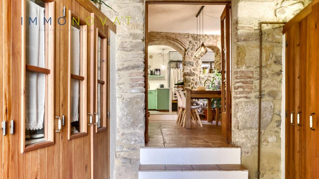 CASA DE POBLE AMB ENCANT A 4 VENTS