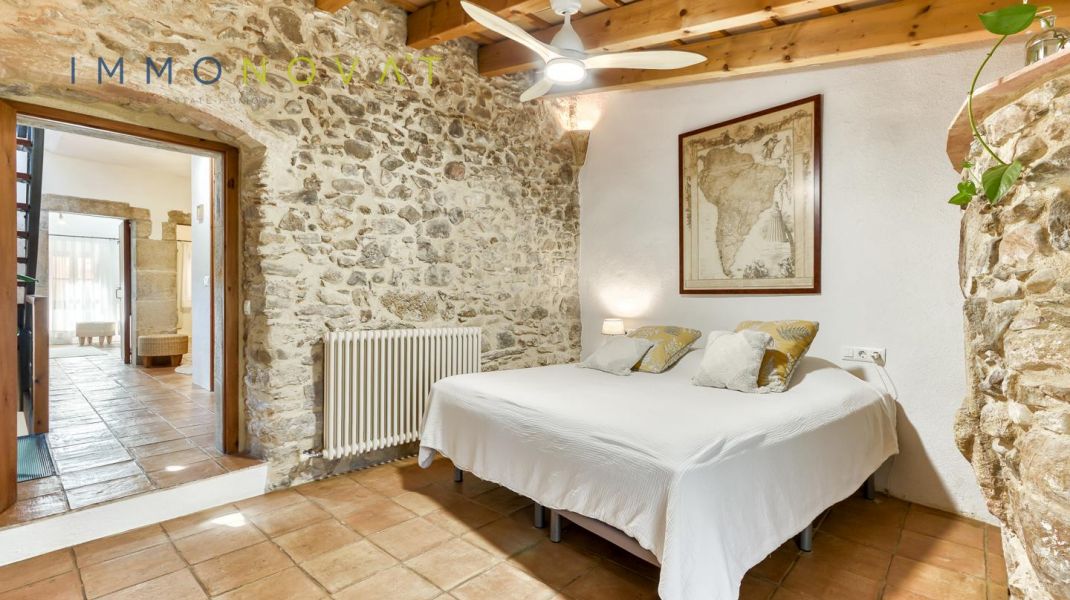 CASA DE POBLE AMB ENCANT A 4 VENTS
